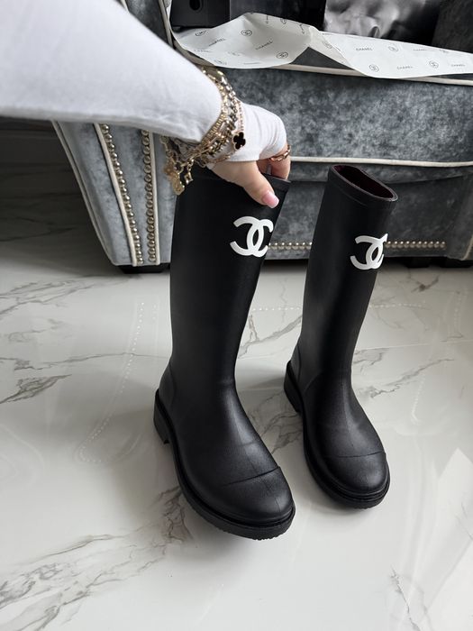 Черные Резиновые сапоги Chanel тренд 2025
