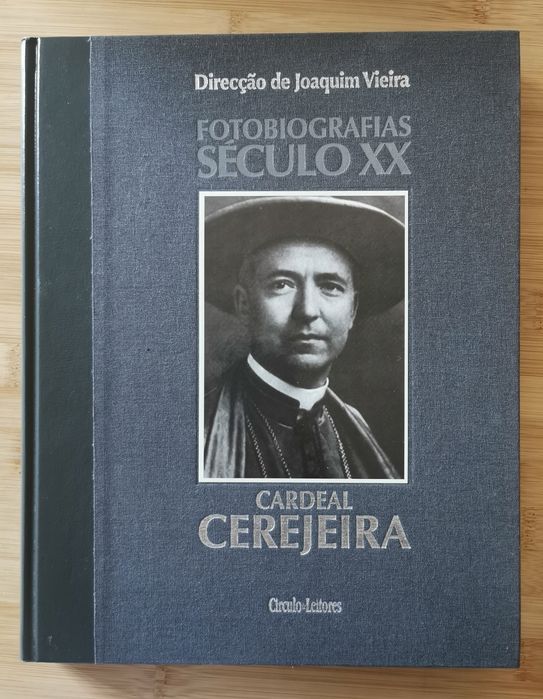 Diversos livros de e sobre o CARDEAL CEREJEIRA