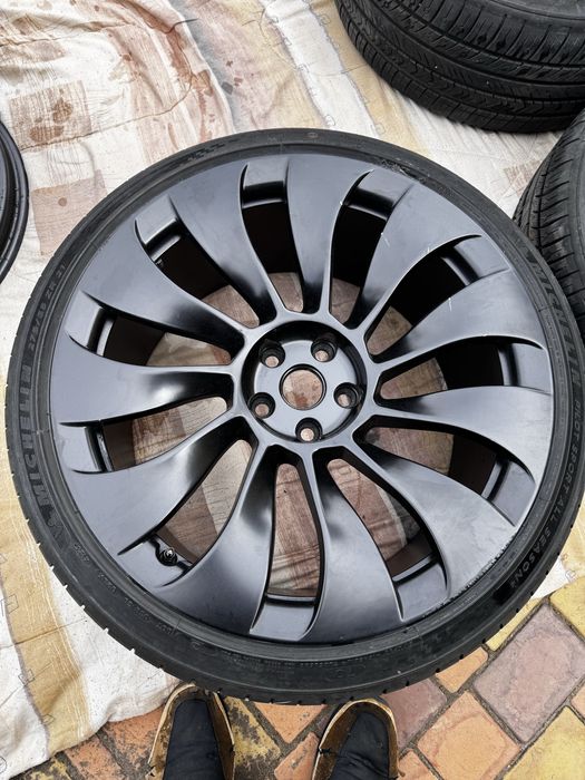 Продам оригинальные диски Tesla Model Y R21 Uberturbine + 3 шины