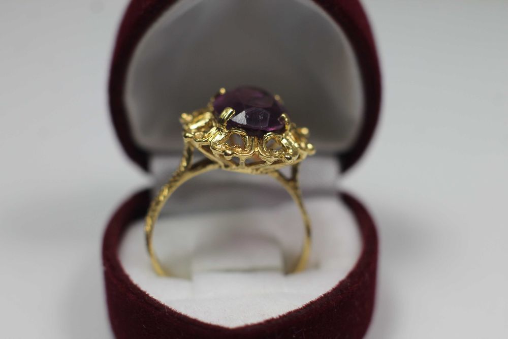 Złoty pierścionek p 750 6,20g R22