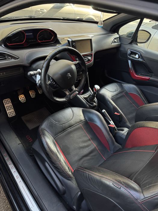 Peugeot 208 GTi