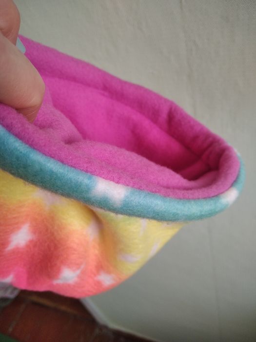 Віддам нові шапочки на дівчинку