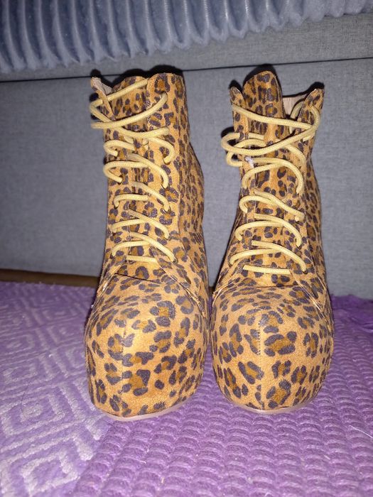 Sapatos tigresaa