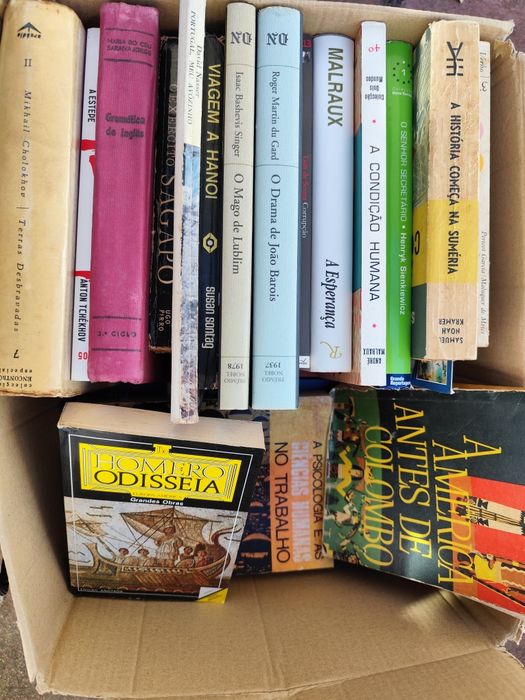 Vendo livros variados