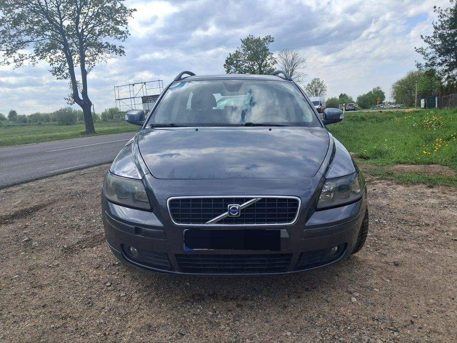 Volvo V50 2.0 diesel kombi HAK na alusach Tanie Auta Fasty Knyszyńska
