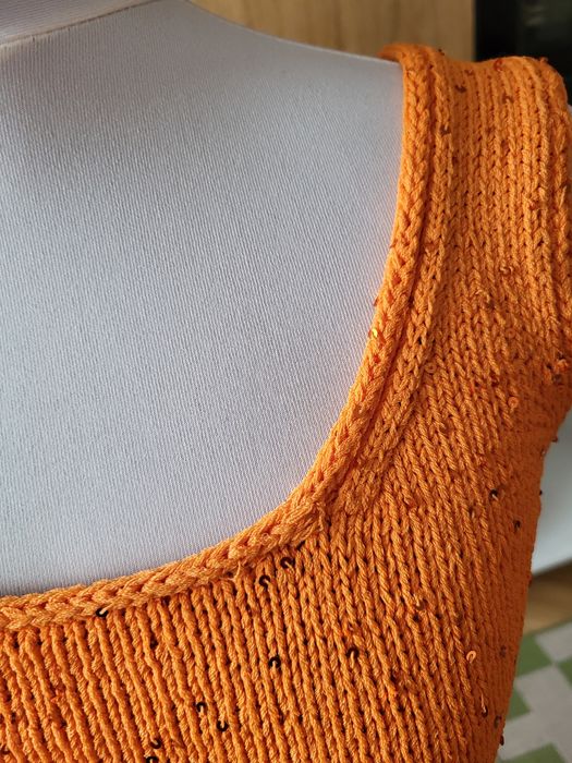 Bluzka na ramiączkach z cekinami ( handmade )