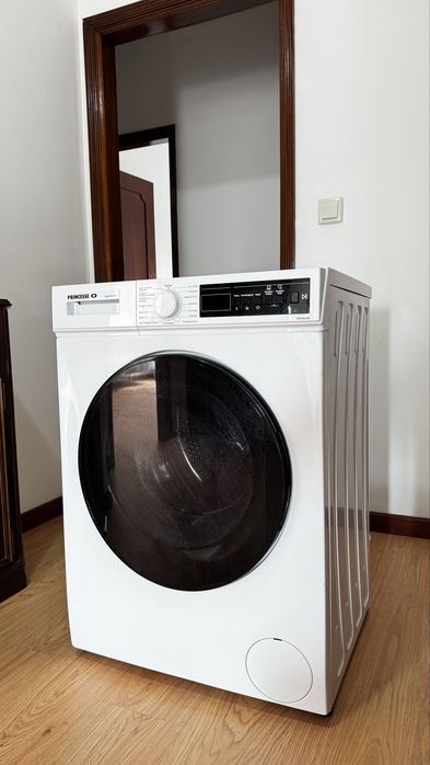 Vendo maquina lava e seca nova com pouco tempo de uso