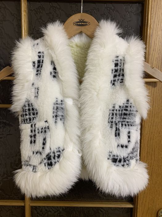 Продам детский жилет из овчины