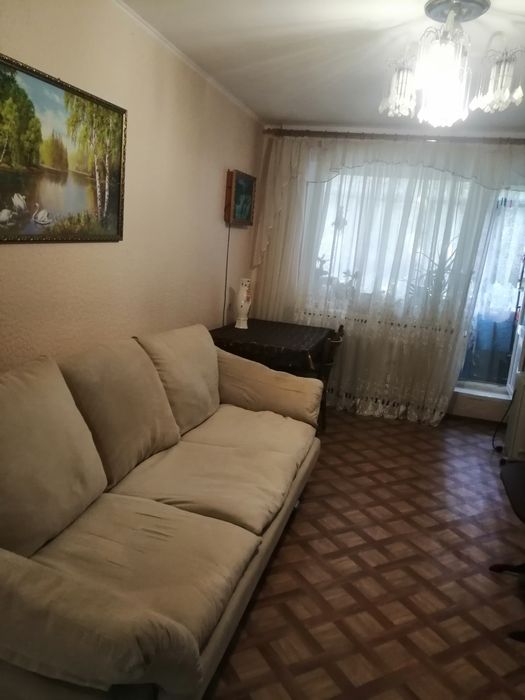 Сам 1  комнатную квартиру на Свитанке по улице Кропевницкого