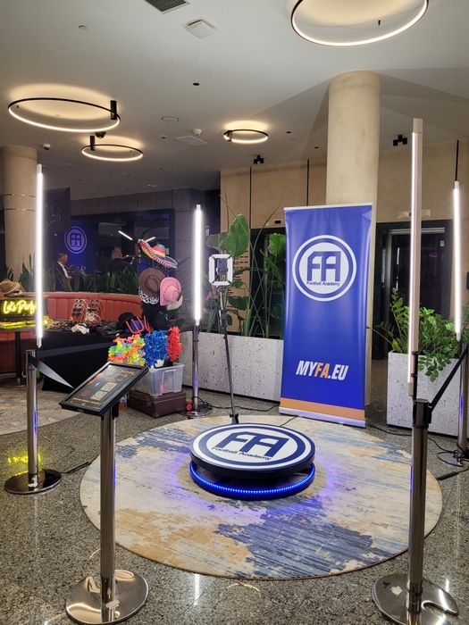 FOTOBUDKA360 | karnawał | wesele | urodziny | 18-stka | zabawa