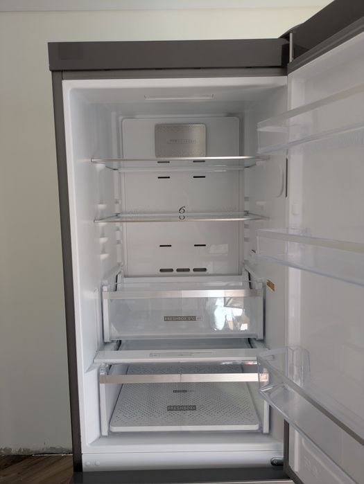 Frigorífico combinado Whirlpool Inox