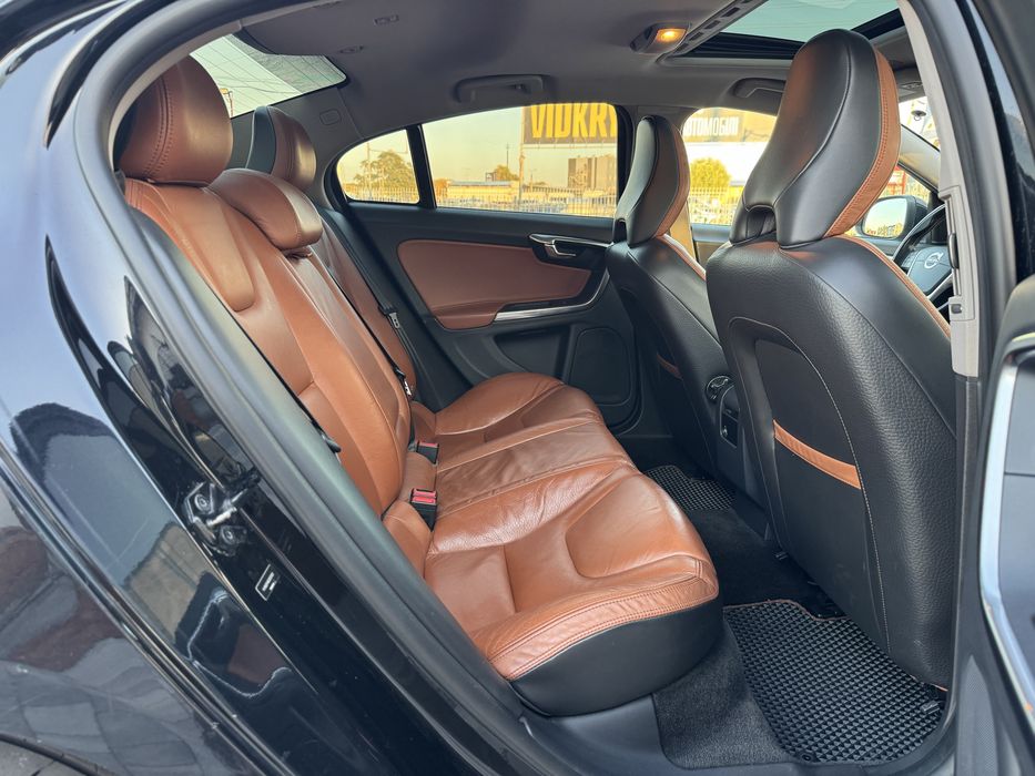 Volvo S60, 2011 року, 3.0 бензин, автомат, повний привід