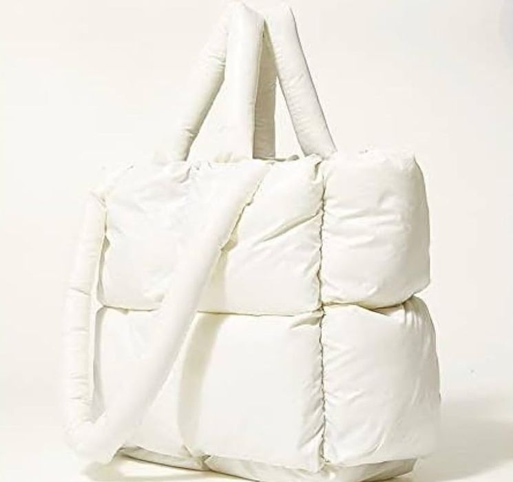 Жіноча сумка пуховік нова білого кольору дуже мʼяка і легка