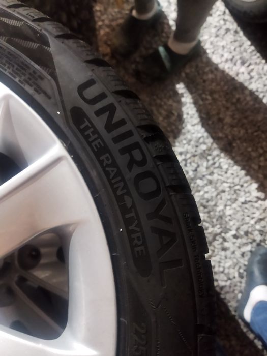 Opony zimowe z felgami