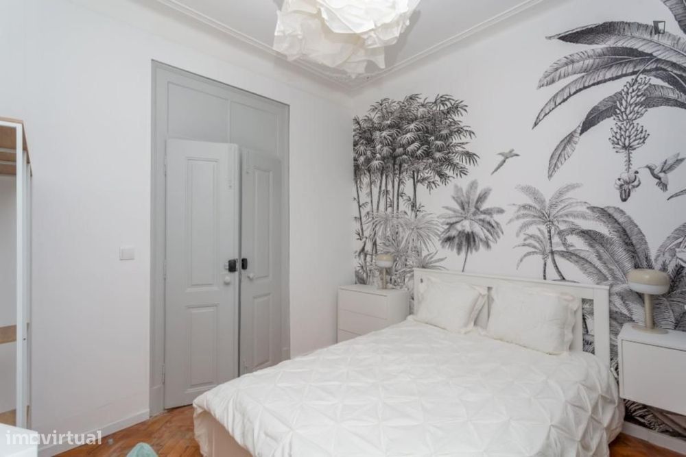 Apartamento com 5 quartos - localizado em Anjos Lisbon