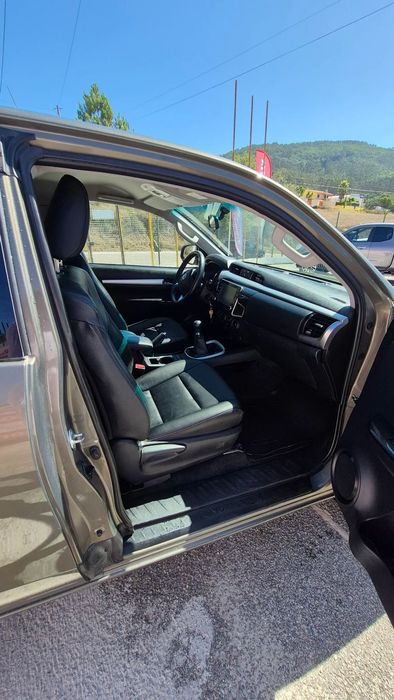 Toyota Hilux 2.4 D-4D 4WD Tracker