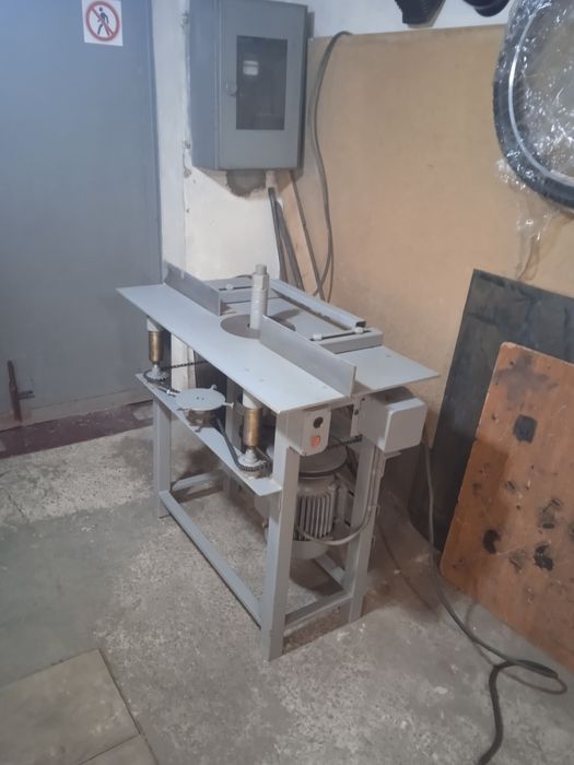 Станок фрезерний по дереву  фрезерний вал