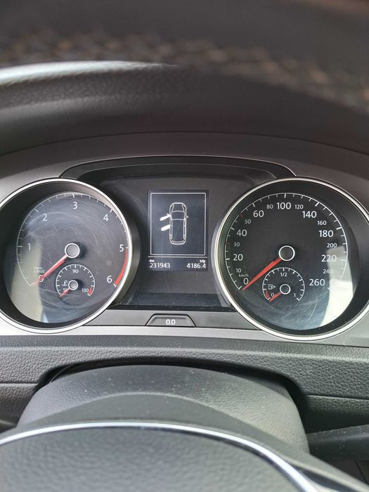 Автомобіль Фольксваген Гольф 7