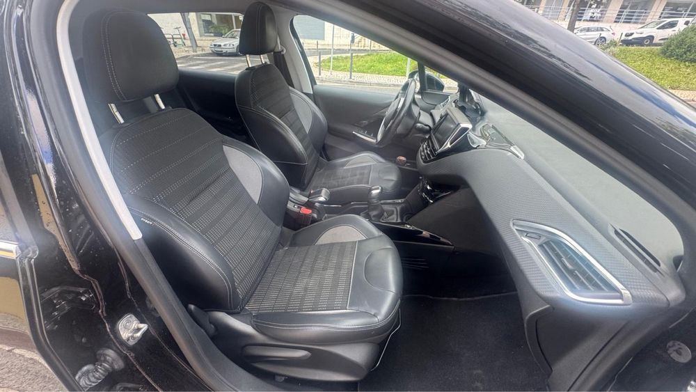 Peugeot 2008 1.2 Puretech Allure