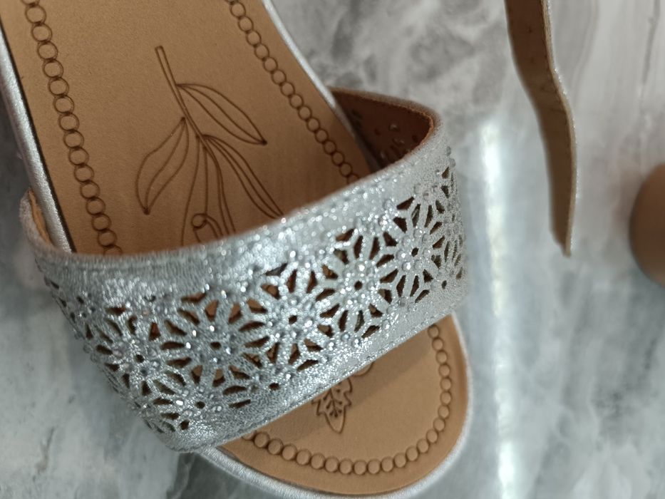 Нові босоніжки,розмір 37