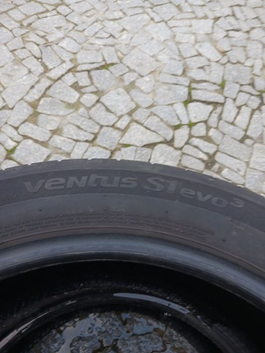 Vendo pneus semi-novos 245/45/19 Hankook
