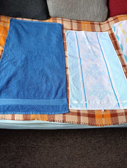 Ręczniki łazienkowe duże kąpielowe  i małe - cały zestaw . za 130 zł.