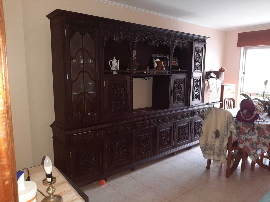 Cristaleira em carvalho, tipo Luís XV.