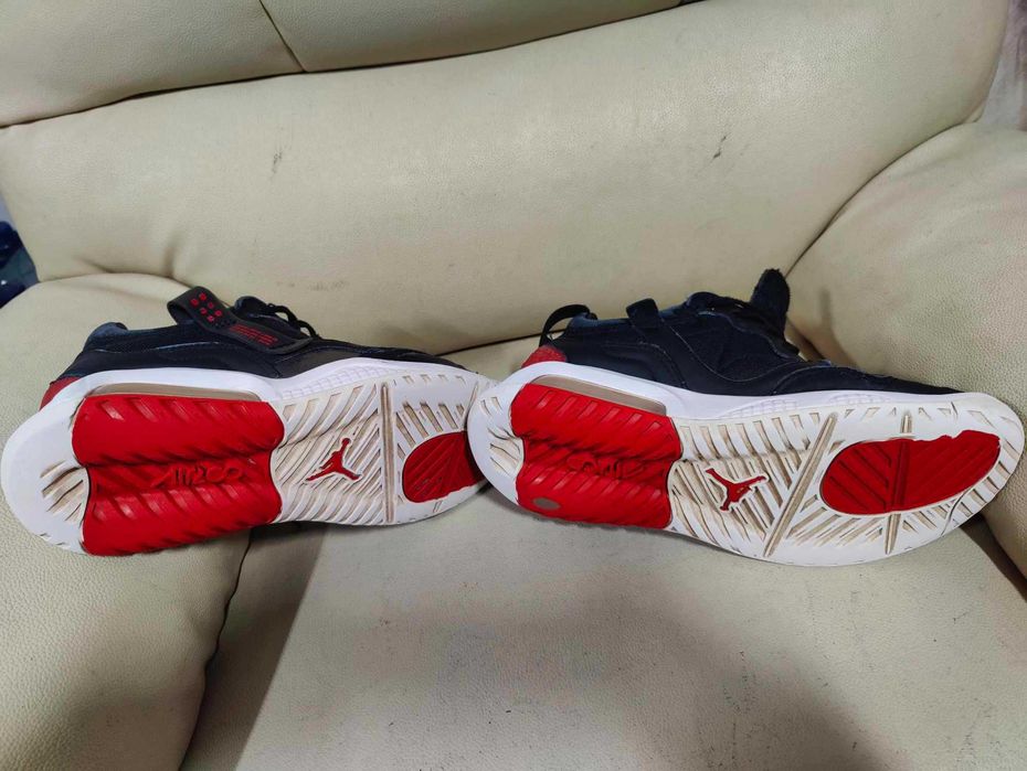 Tenis Nike Air Jordan MA2 tam. 42