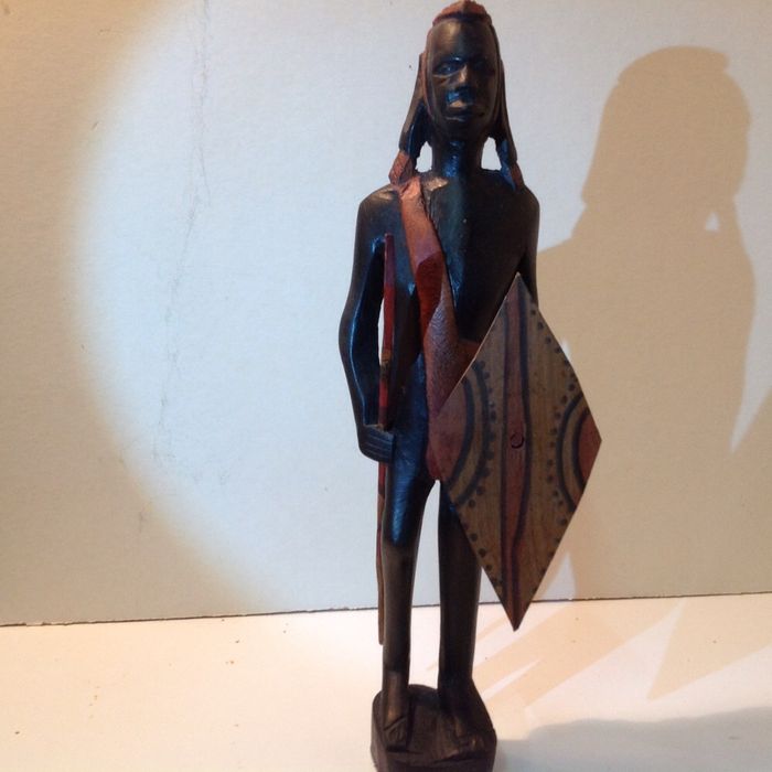 Estátua de Guerreiro Africano em Pau Preto Vintage