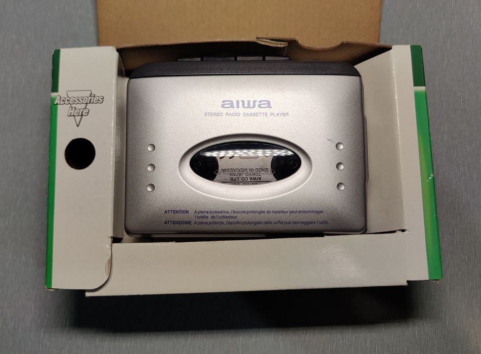 Кассетный радиоплеер Aiwa HS-TX606