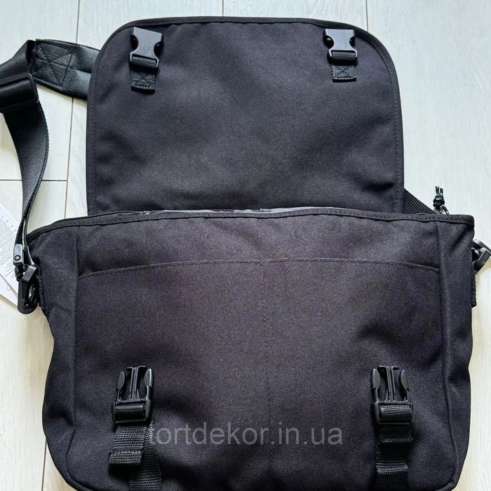 Сумка через плече EastPak Delegate 008 20L: Чорна, Сіра