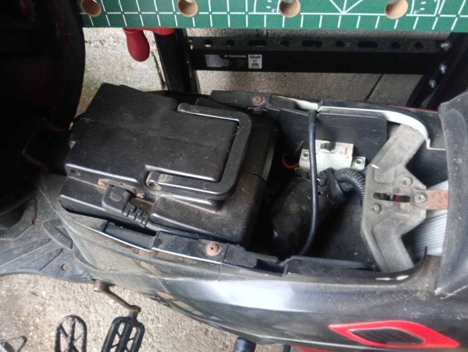 Mota elétrica com bateria nova
