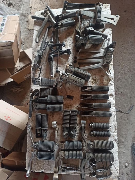 Підніжки мотоцикла