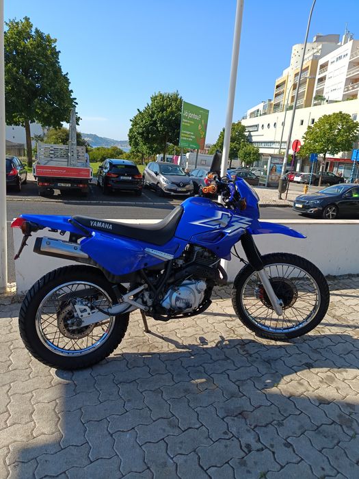 Mota XT 600 E cor azul