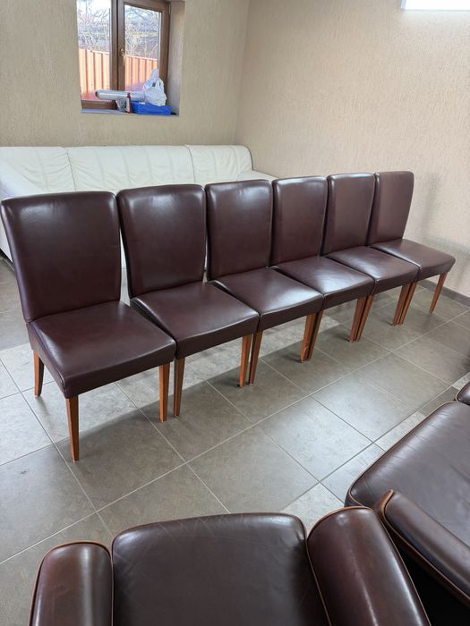 Шкіряні крісла привезені із європи