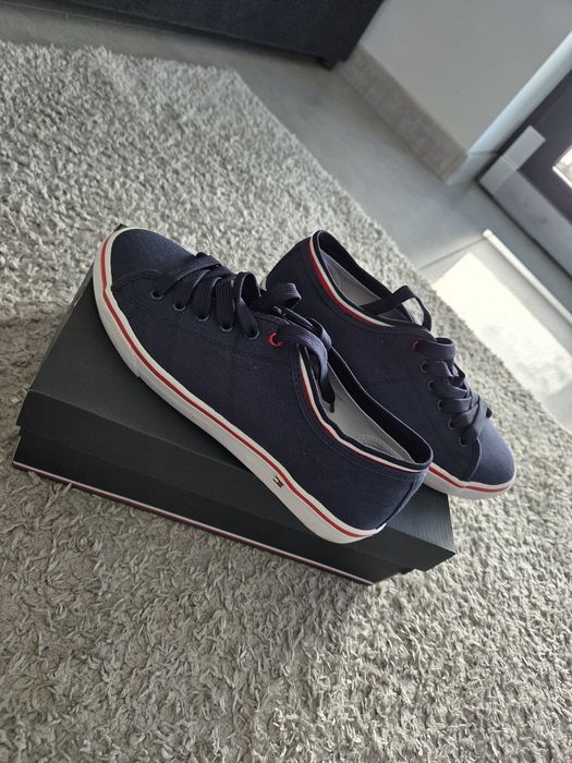 Nowe Buty Tommy Hilfiger  rozmiar 40