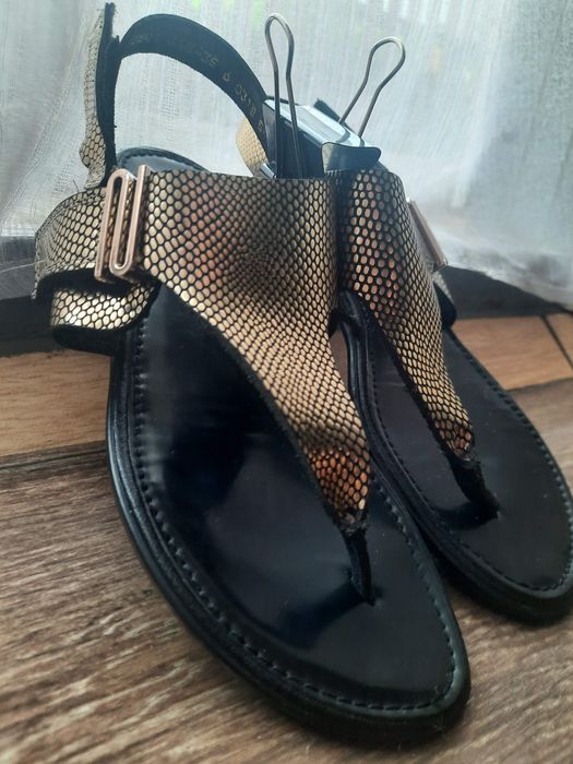 Босоножки кожа через палец