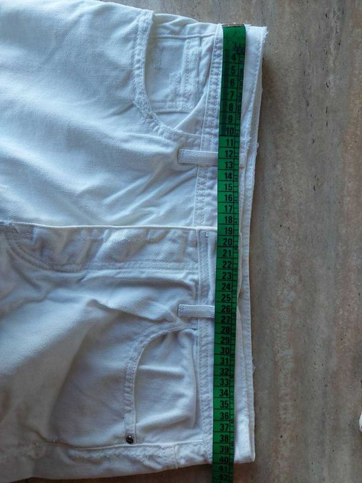 Джинси білі Zara Basic Denim розмір 38