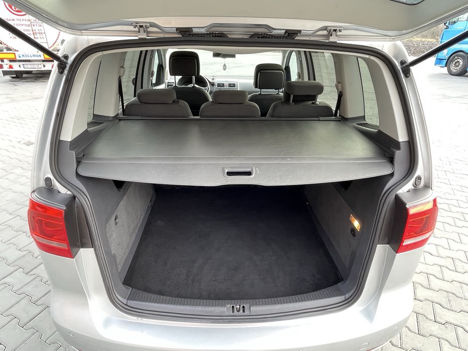 Volkswagen Touran 2.0 tdi 2012 року