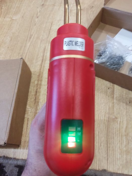 Аккумуляторний паяльник для пластика 200вт+400 скоб