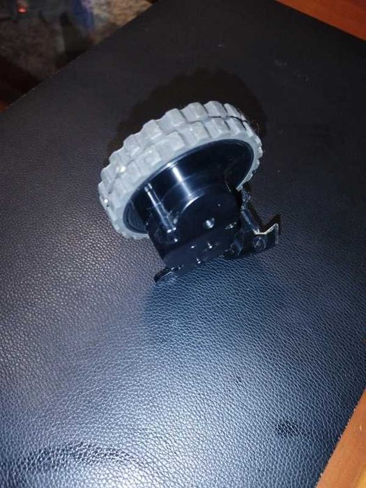 Roda direita cecotec conga 2290