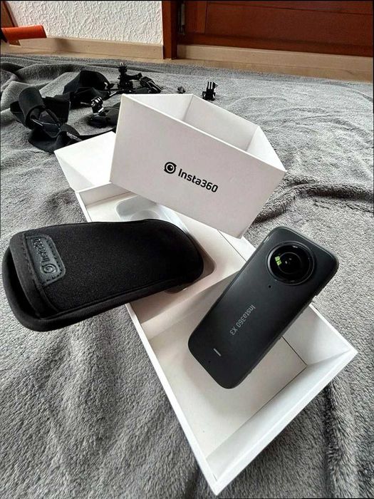 Insta360 X3 kamera 360 z bogatym zestawem akcesoriów
