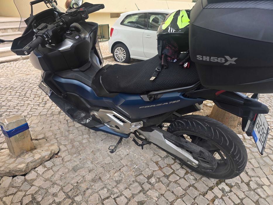 Honda Forza 750. Desço o preço diariamente pelo que não aceito propostas inferiores ao valor anunciado.