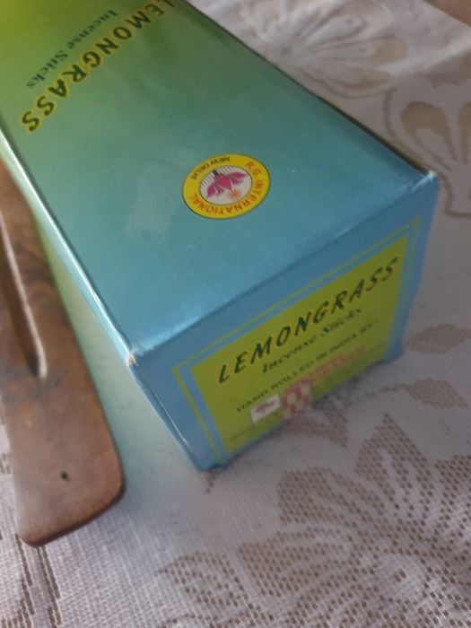 Kadzidełka +podstawka 25op.x8szt.