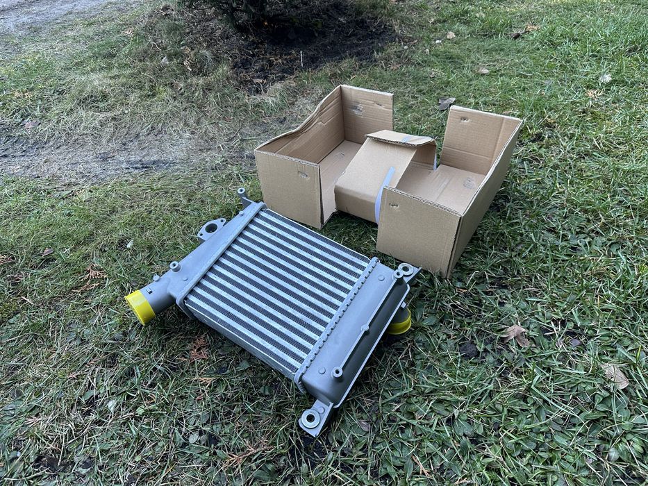 Інтеркулер Nissan Navara D22 2001-2006 YD25