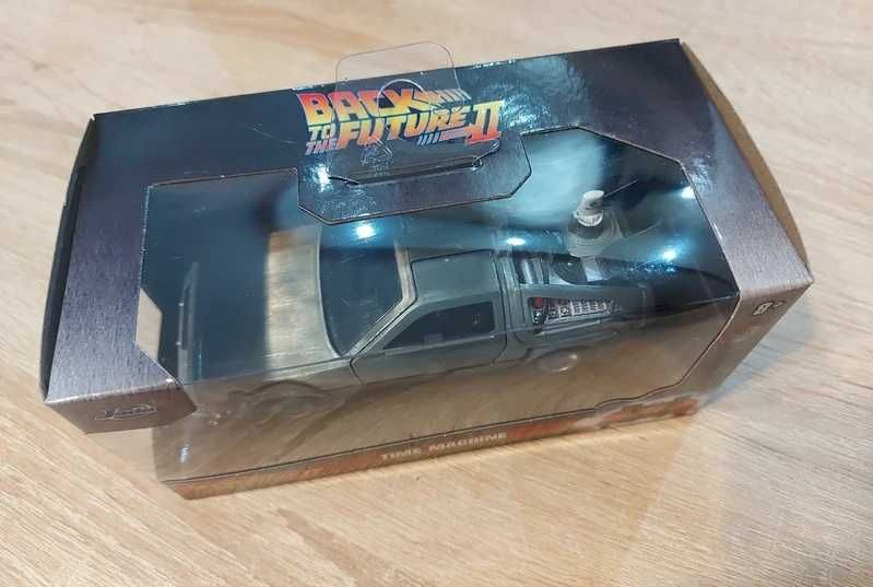 Autko Back to the Future II Time Machine