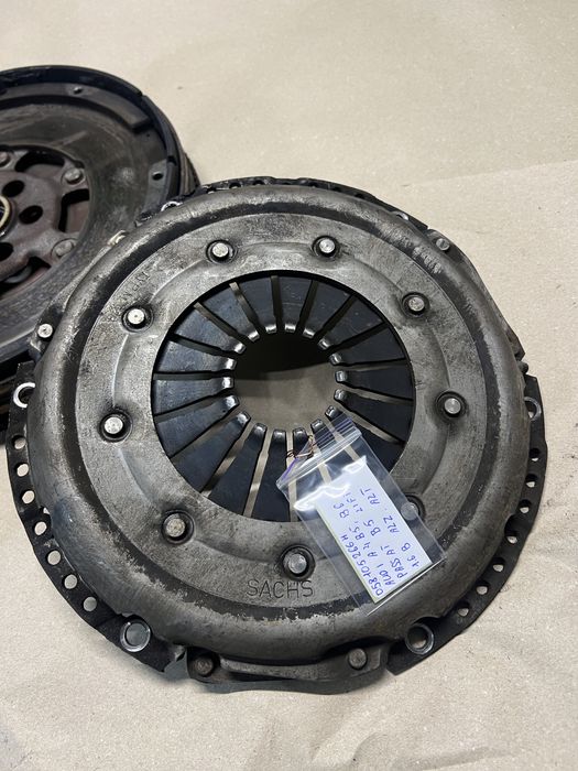 Маховик Демпфер Зчеплення 058105266H Audi A4 B5 B6 Passat B5 ALZ