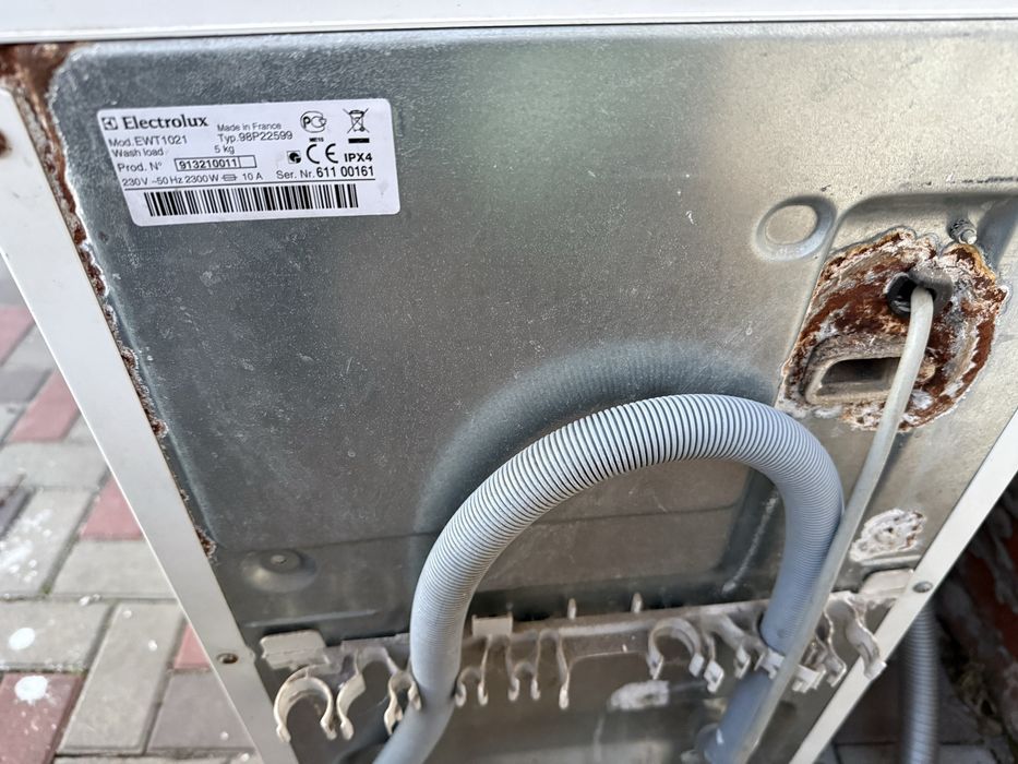 Продам стиральную машинку electrolux ewt 1021