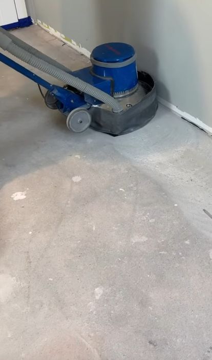 Szlifowanie wylewki betonu Usuwanie subitu frezowanie kleju z posadzki