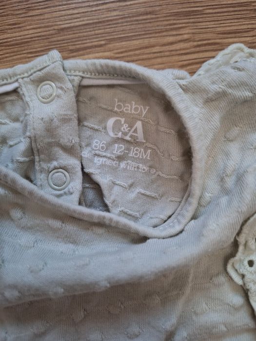 Rampers dziewczęcy r.86 C&A